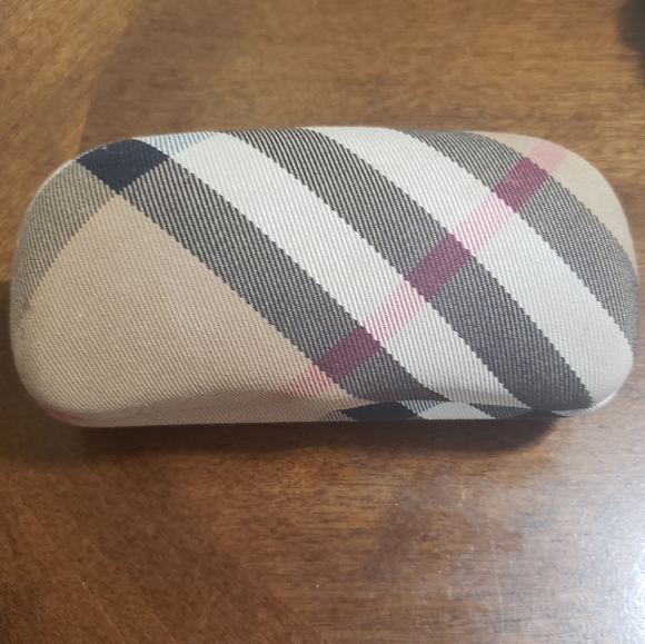 Burberry Sunglasses - Picture 5 of 6